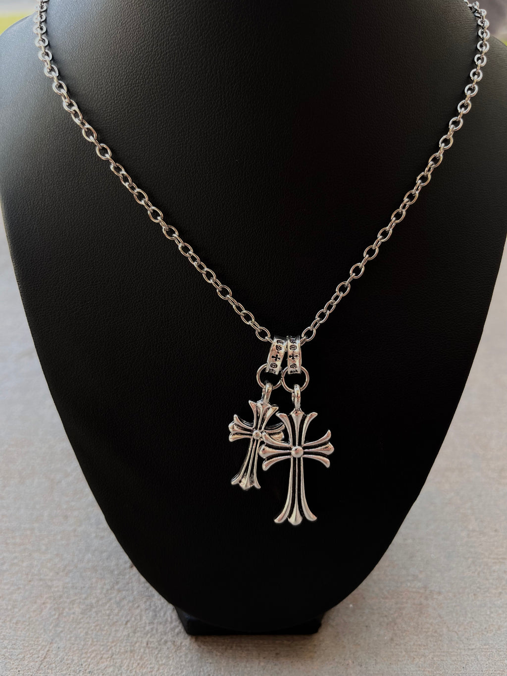 Chrome Crosses Chain V2
